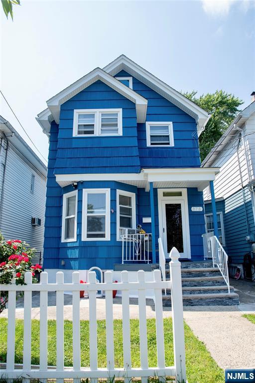 $399,999 Colonial