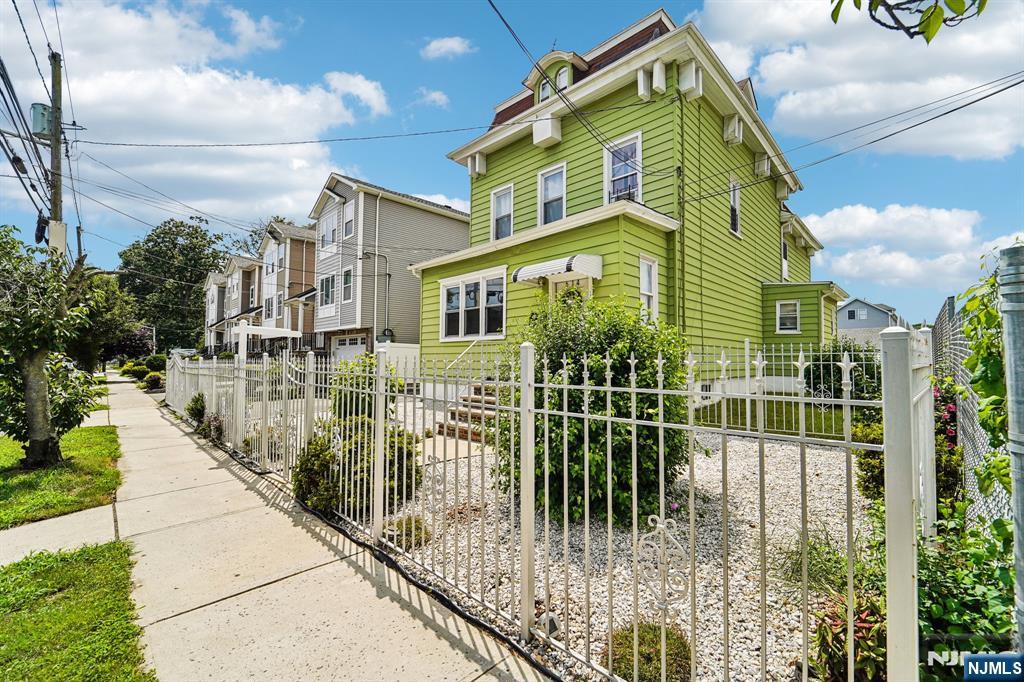 Homes for sale in Elizabeth, NJ | 514 Madison Ave, Elizabeth, NJ 07201 | MLS# 25022793