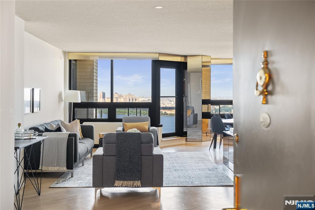 $638,000 Condo