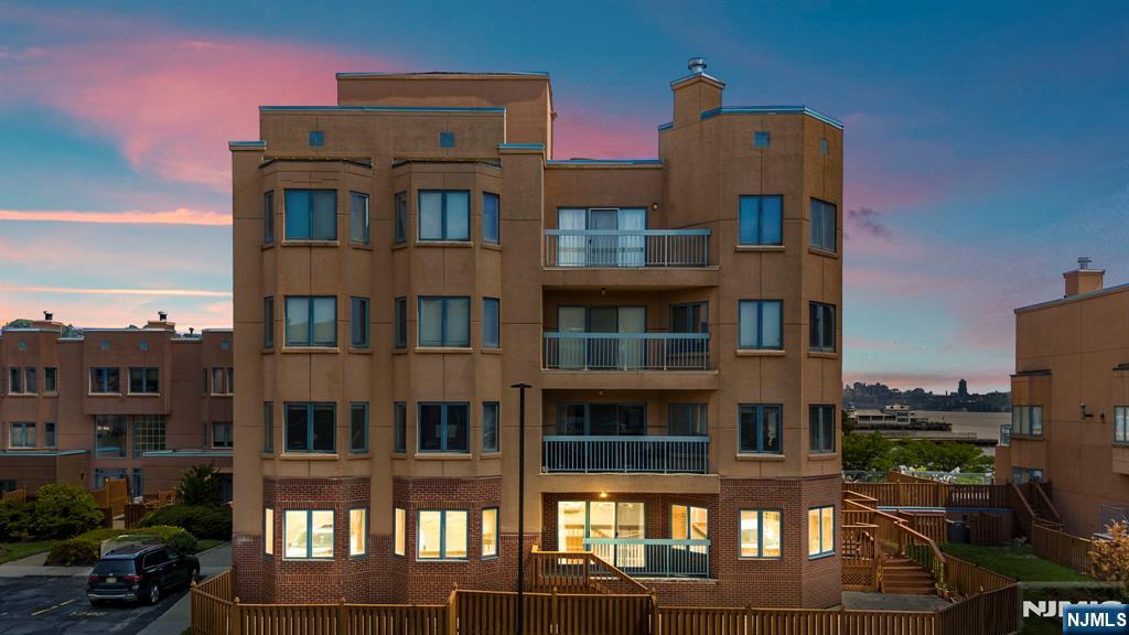 $548,888 Condo