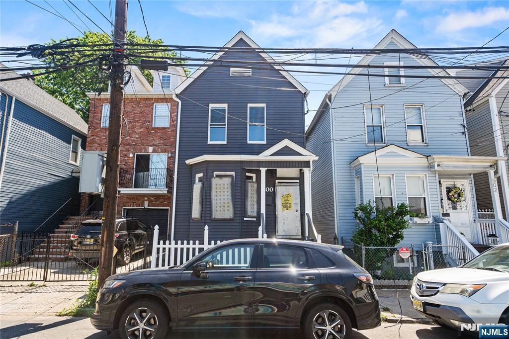 $399,999 Colonial