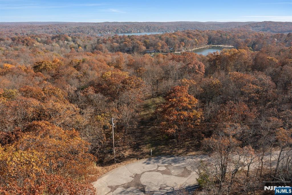 Homes for sale in Vernon, NJ | 12 Breakneck Rd, Vernon, NJ 07462 | MLS# 25022906