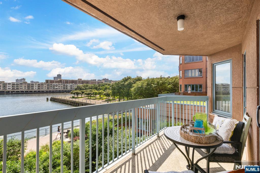 $598,000 Condo