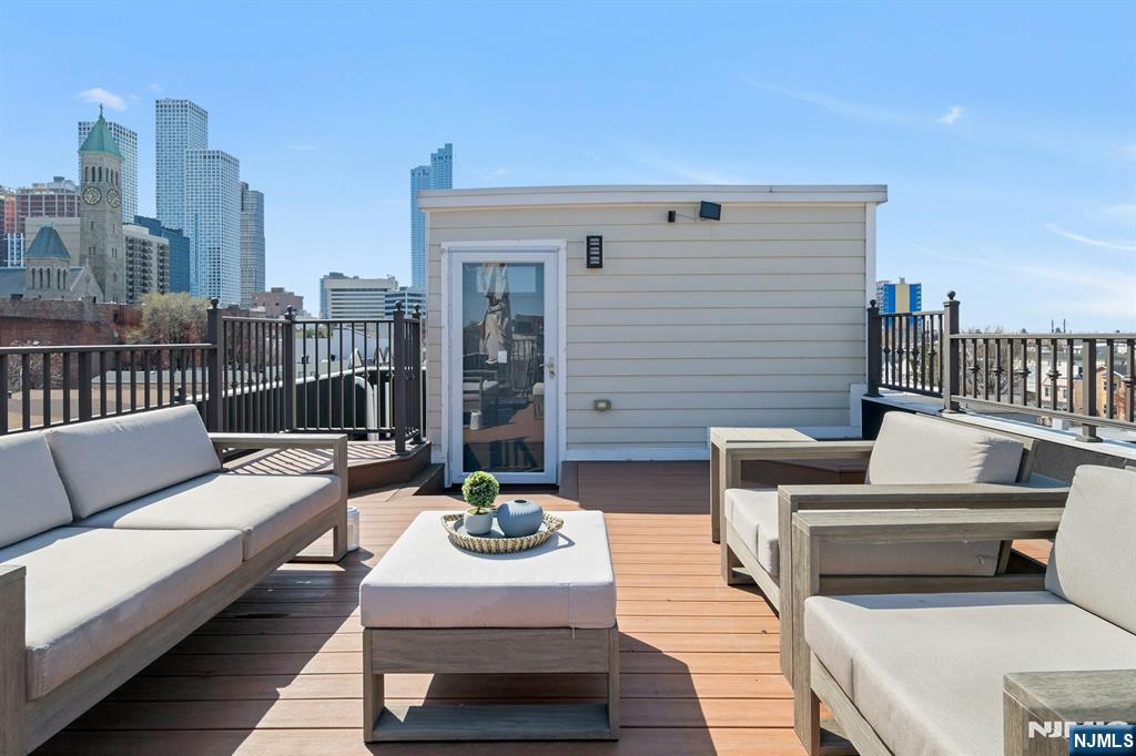 $699,000 Condo