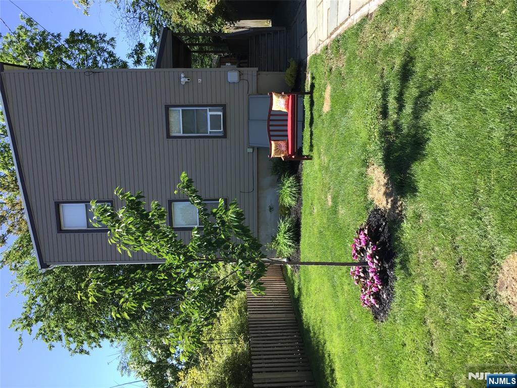 $485,000 Contemporary