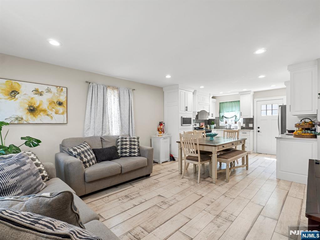 Homes for sale in Hamilton, NJ | 19 Wolf Dr, Hamilton, NJ 08610 | MLS# 25023246