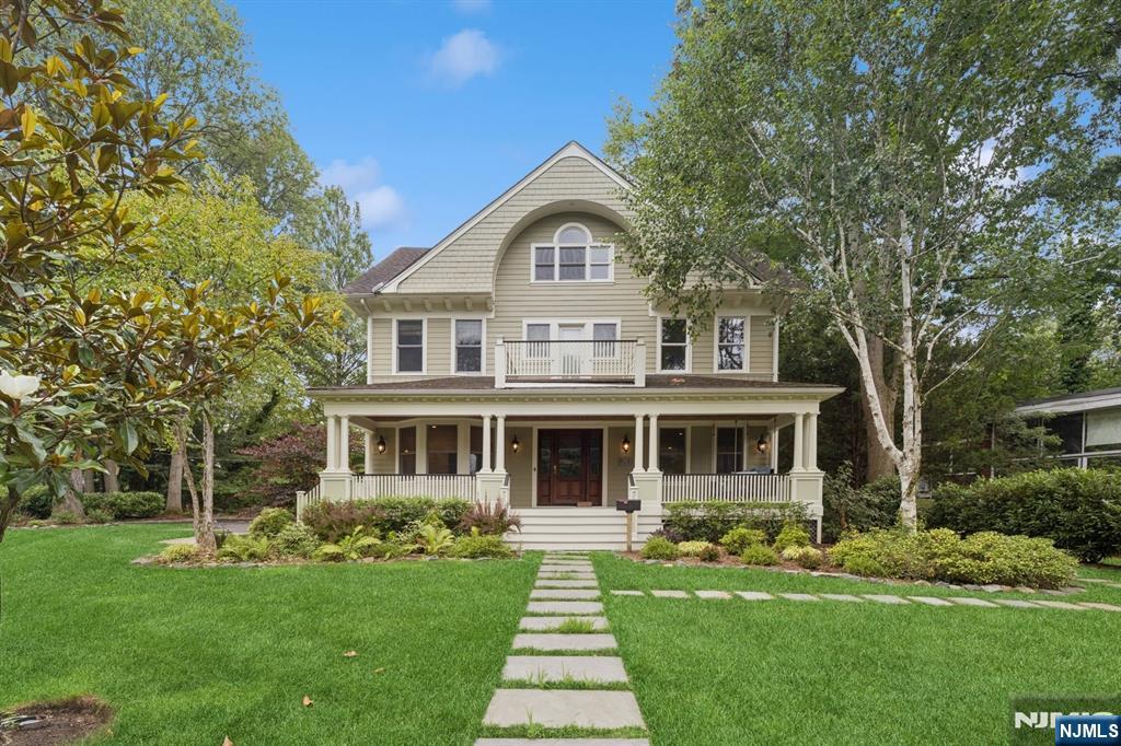 $1,948,000 Colonial