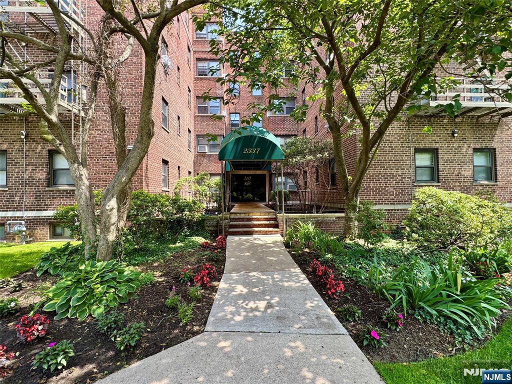 Homes for sale in Fort Lee, NJ | 2337 Hudson Ter #B10, Fort Lee, NJ 07024 | MLS# 25023283