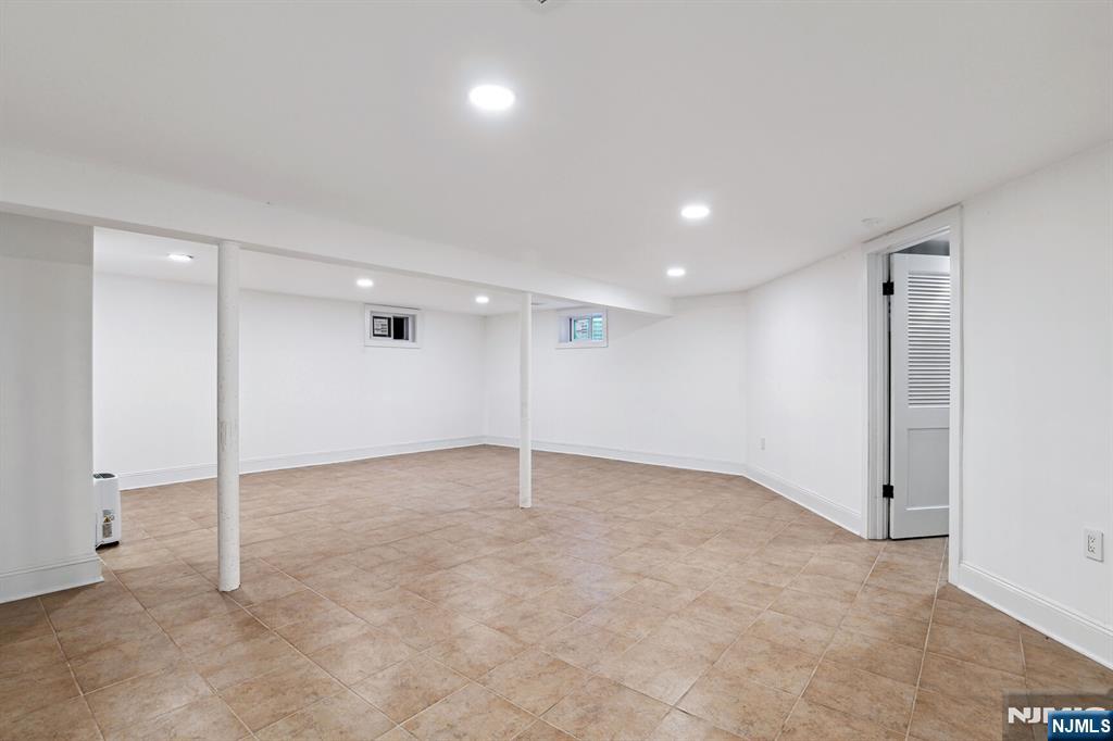 Homes for sale in Norwood, NJ | 291 Tappan Rd, Norwood, NJ 07648 | MLS# 25023359