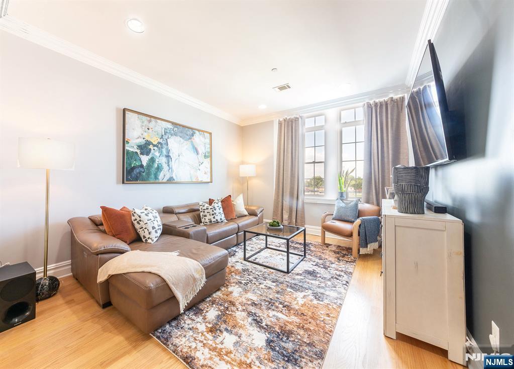 $385,000 Condo