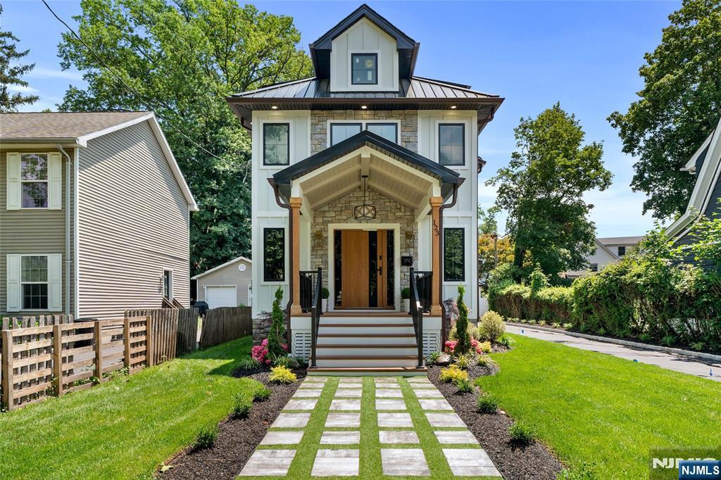 $1,600,000 Colonial