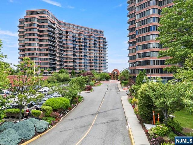 Homes for sale in Cliffside Park, NJ | 100 Carlyle Dr #PHD-N, Cliffside Park, NJ 07010 | MLS# 25023532