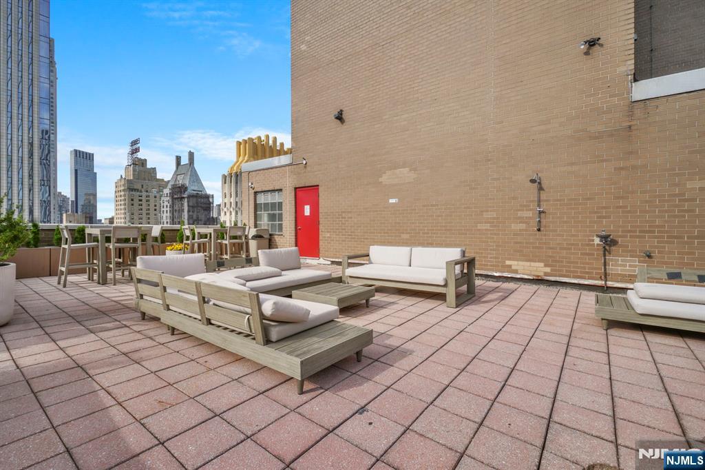 Homes for sale in Manhattan, NY | 58 W 58Th St #3C, Manhattan, NY 10019 | MLS# 25023622