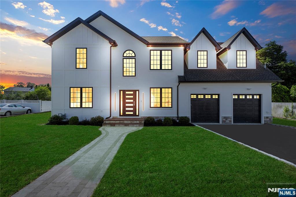 $1,299,999 Colonial