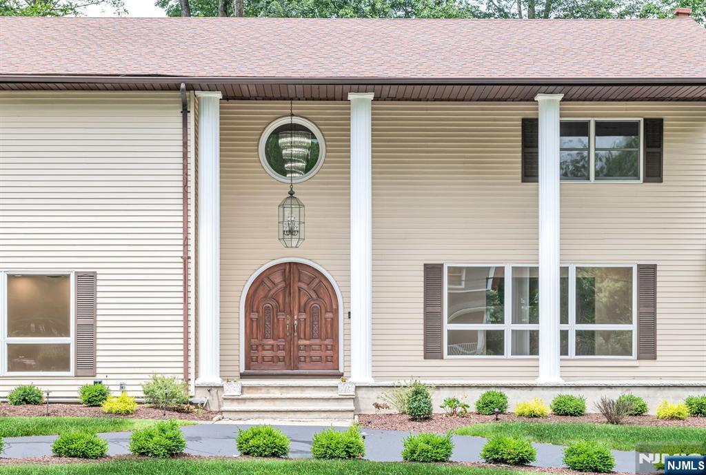 $1,539,000 Colonial