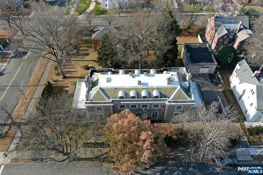 $2,400,000 Colonial