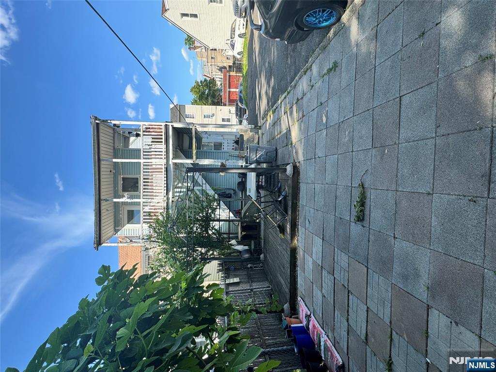 Homes for sale in Newark, NJ | 54 Winthrop St, Newark, NJ 07104 | MLS# 25023835