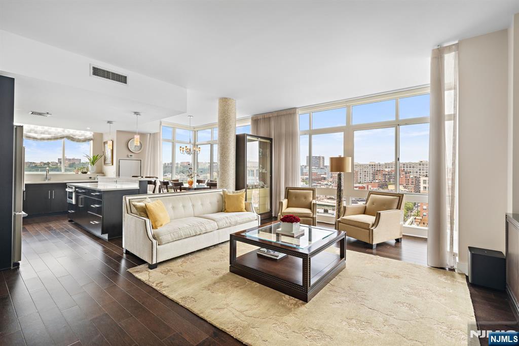 $3,200,000 Condo