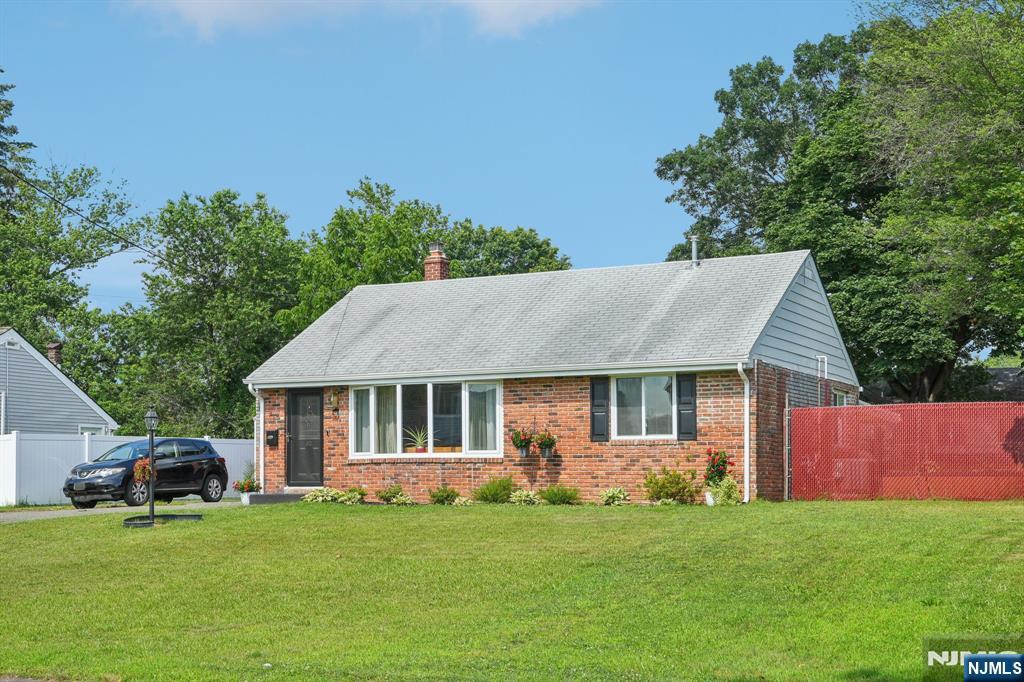 Homes for sale in Wayne, NJ | 20 Leonard Ter, Wayne, NJ 07470 | MLS# 25024020