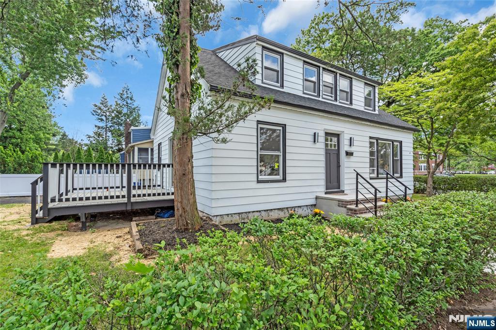 Homes for sale in Maplewood, NJ | 132 Garfield Pl, Maplewood, NJ 07040 | MLS# 25024053