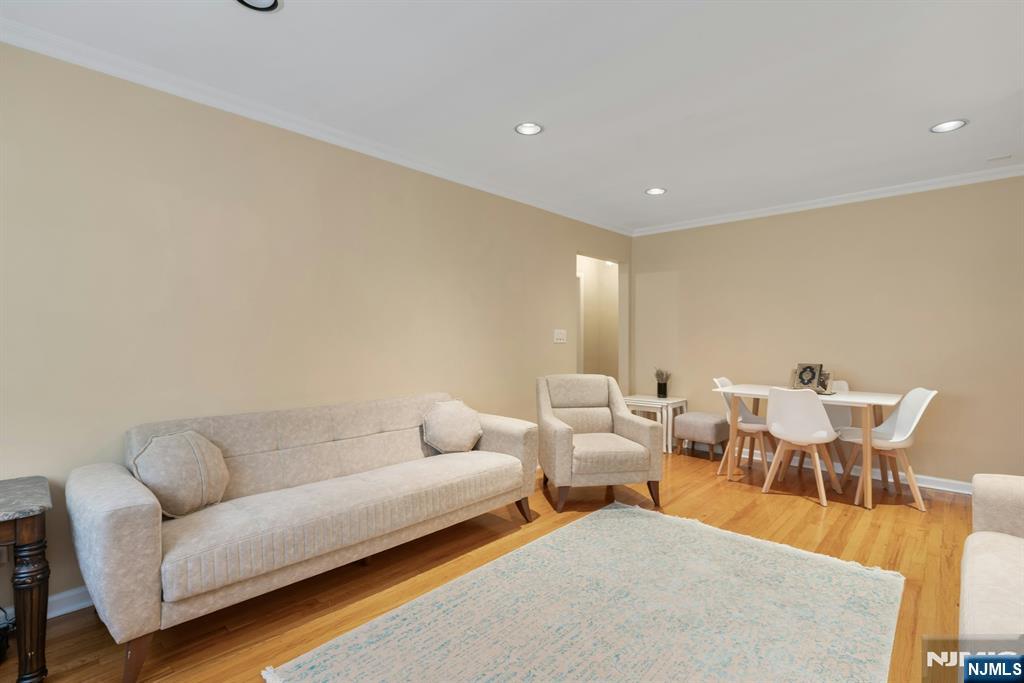 Homes for sale in Cliffside Park, NJ | 201 Oakdene Pl #D1, Cliffside Park, NJ 07010 | MLS# 25024077