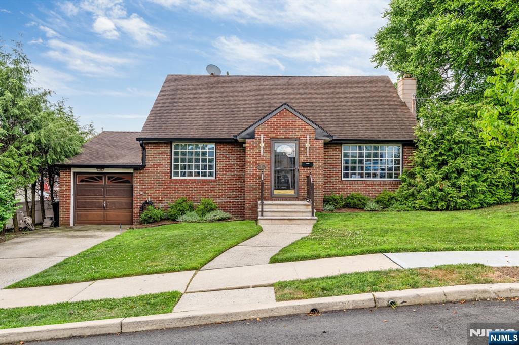 $889,910 Cape Cod