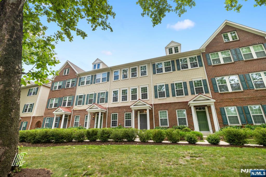 FAIR LAWN Properties