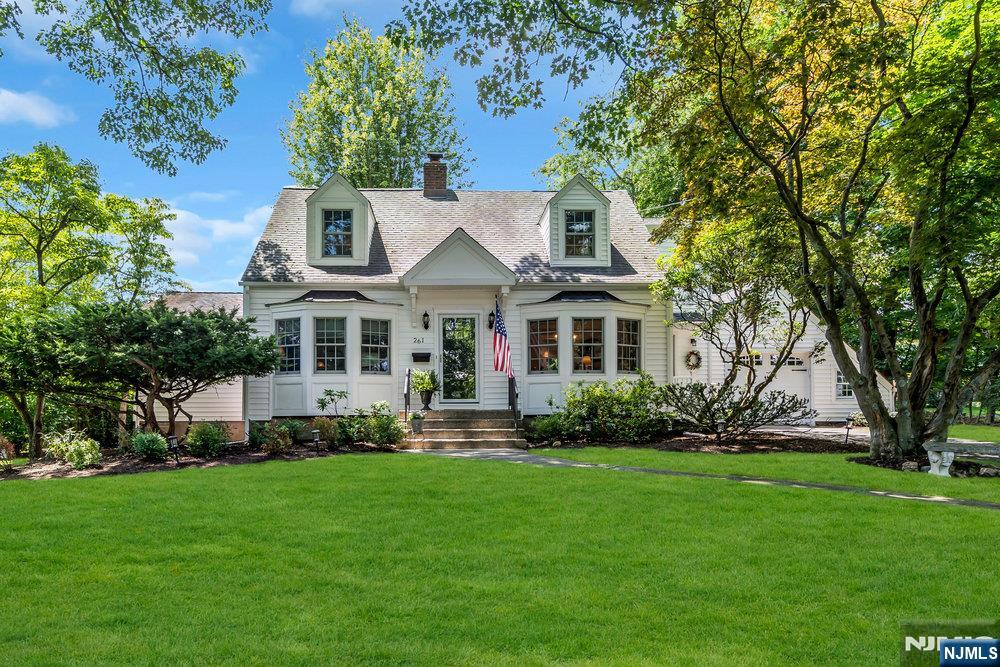 $1,100,000 Cape Cod