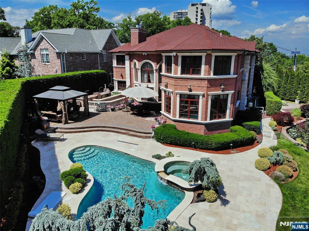 $3,499,000 Colonial