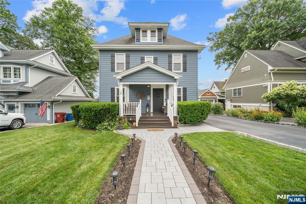 $849,000 Colonial