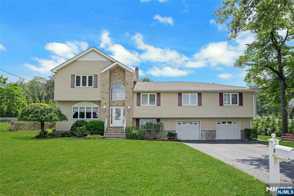 $929,000 Split Level