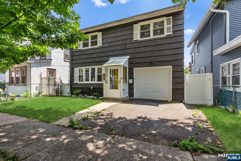 $474,888 Colonial