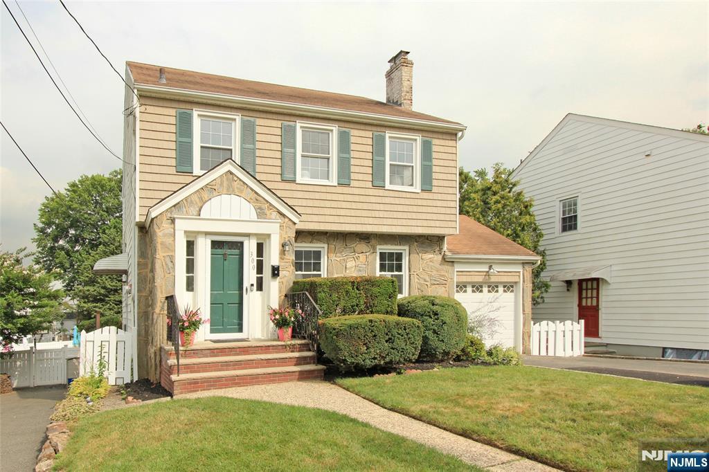 $749,000 Colonial