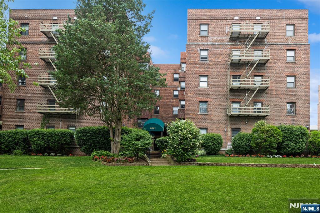 $257,500 Co-op