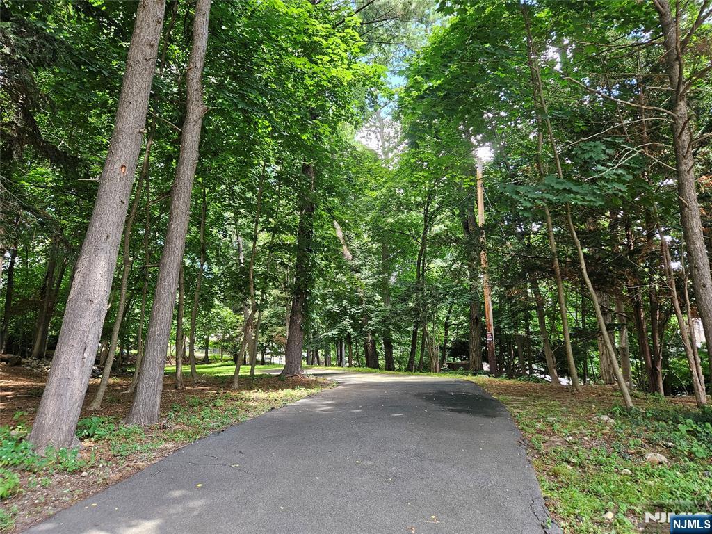 Homes for sale in Glen Rock, NJ | 18 Locust Rd, Glen Rock, NJ 07452 | MLS# 25024528