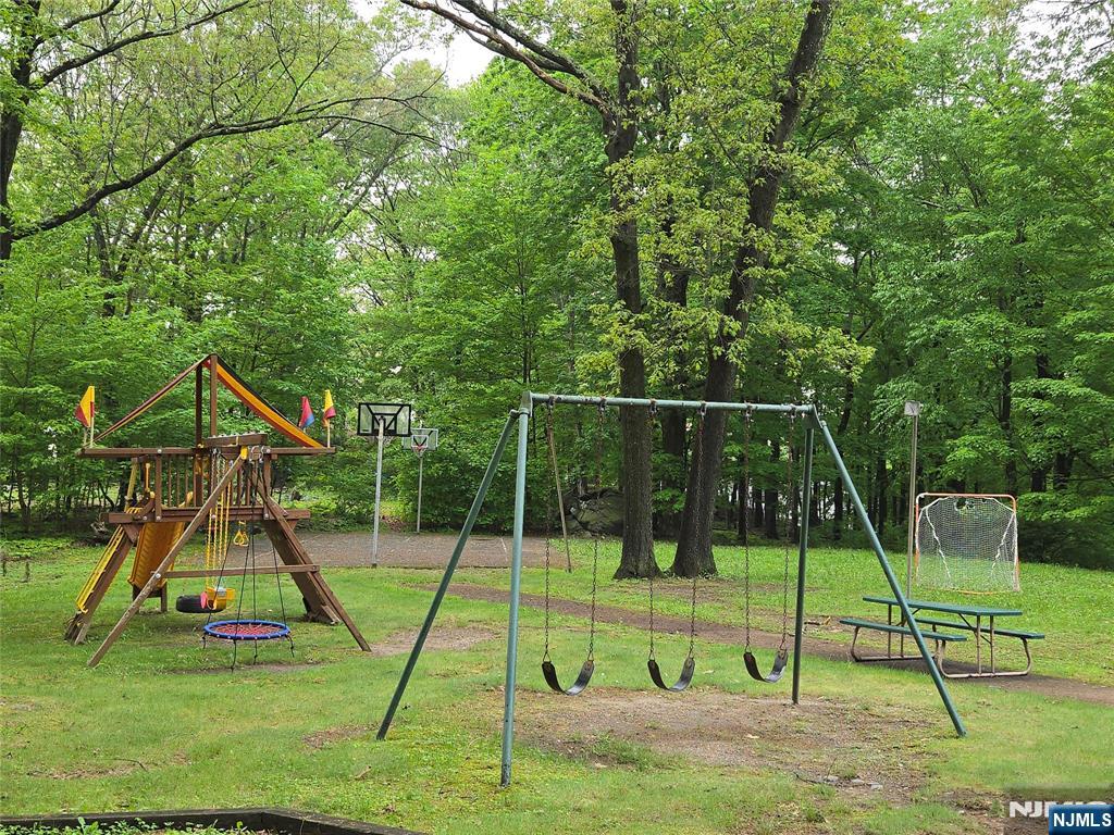 Homes for sale in Kinnelon Borough, NJ | 14 Chilhowie Dr, Kinnelon Borough, NJ 07405 | MLS# 25024548