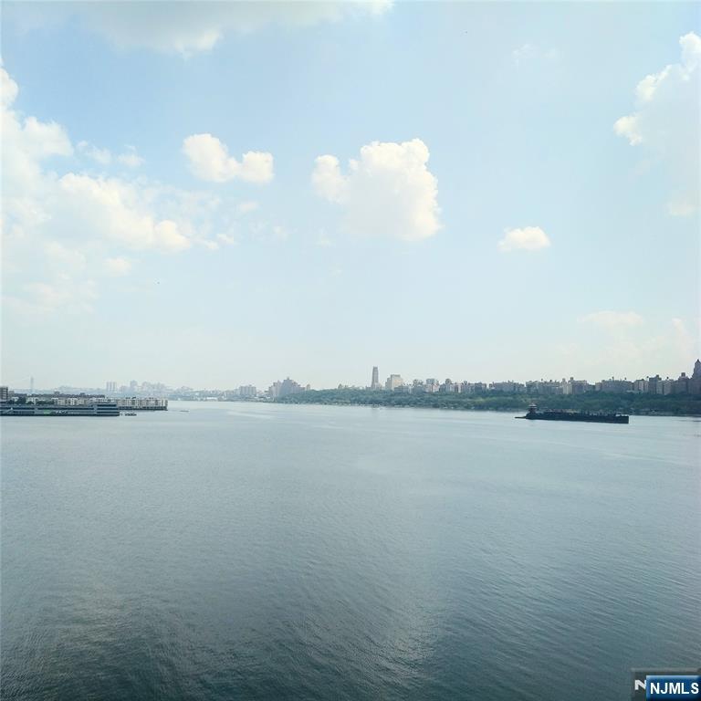 Homes for sale in North Bergen, NJ | 8100 River Rd #613, North Bergen, NJ 07047 | MLS# 25024673