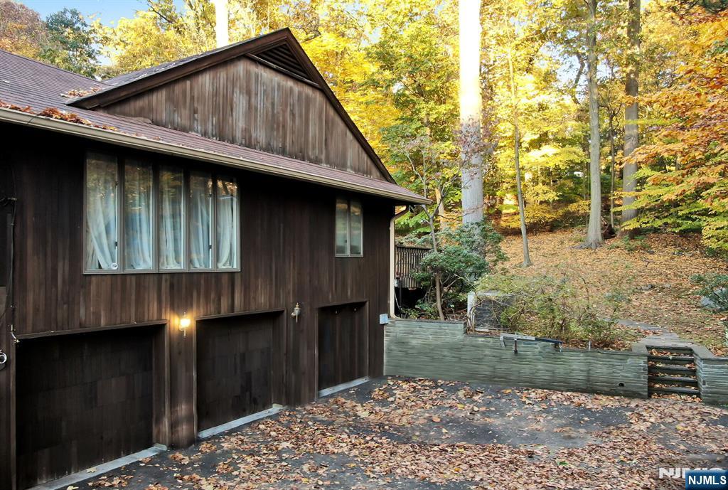 Homes for sale in Alpine, NJ | 44 Robin, Alpine, NJ 07620 | MLS# 25024759