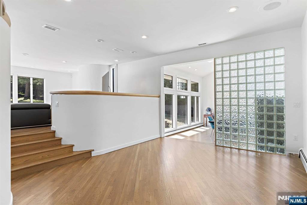 Homes for sale in Cresskill, NJ | 1 Hemlock Dr, Cresskill, NJ 07626 | MLS# 25024793