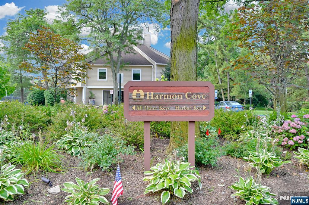 $499,000 Townhouse