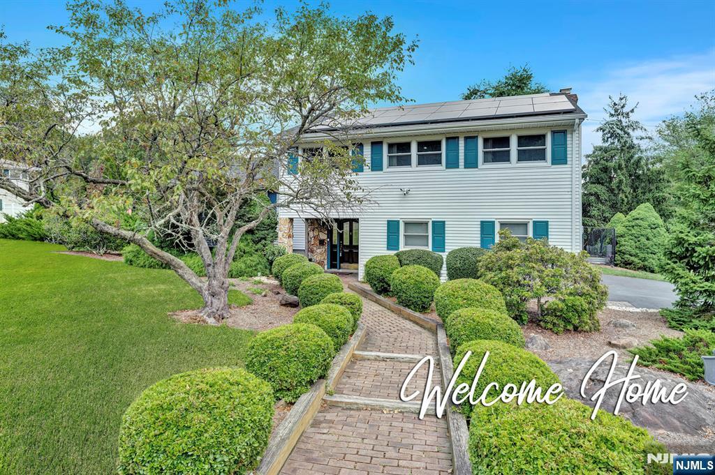 $825,000 Split Level