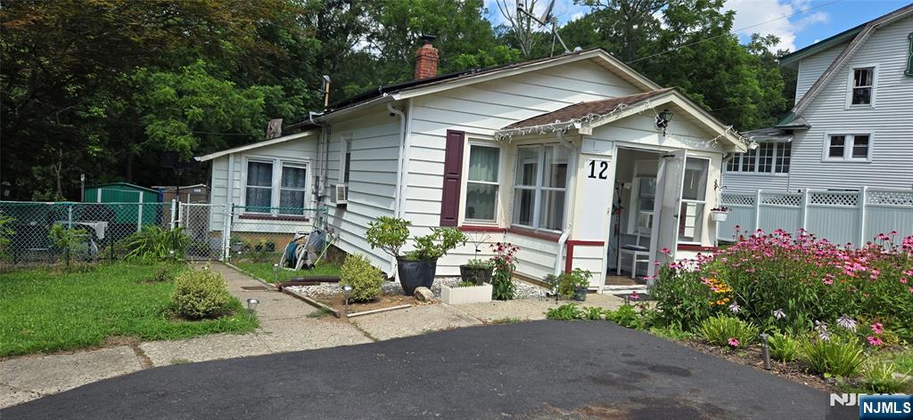 Homes for sale in Hopatcong, NJ | 12 Lakeside Blvd, Hopatcong, NJ 07843 | MLS# 25024927