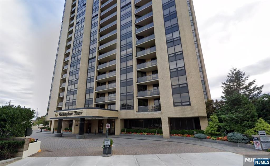 $565,000 Condo