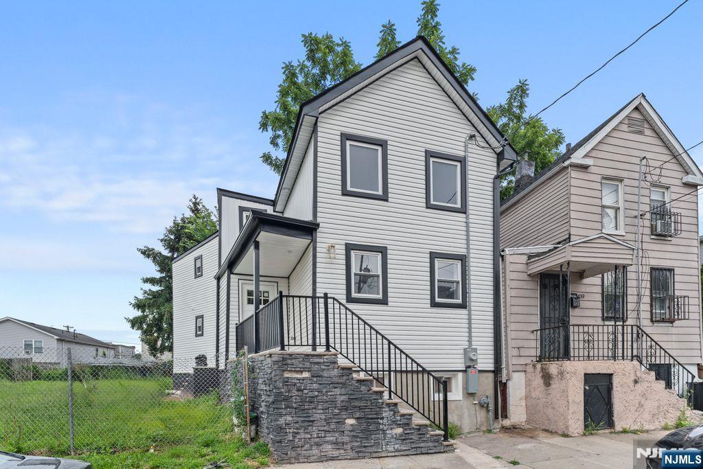 $450,000 Colonial