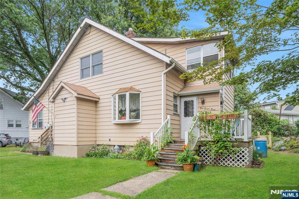 Homes for sale in Hawthorne, NJ | 193 9Th Ave, Hawthorne, NJ 07506 | MLS# 25025011