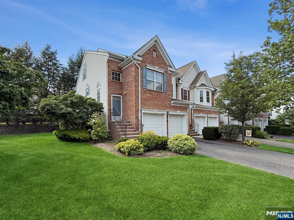 $669,000 Townhouse