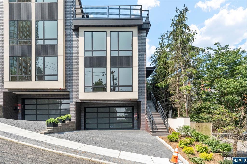 $1,549,999 Townhouse