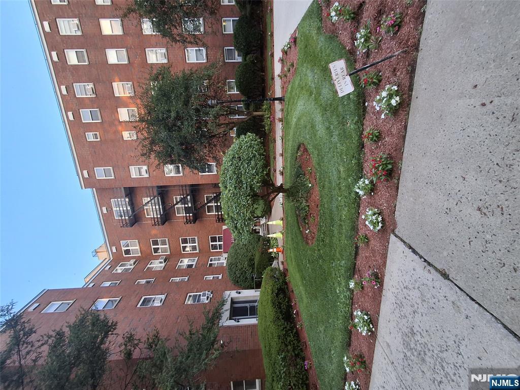 Homes for sale in Fort Lee, NJ | 2330 Linwood Ave #2B, Fort Lee, NJ 07024 | MLS# 25025078