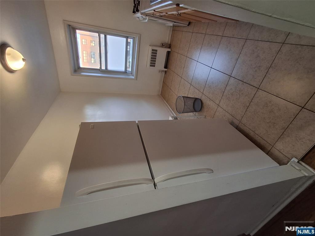 Homes for sale in Fort Lee, NJ | 2330 Linwood Ave #2B, Fort Lee, NJ 07024 | MLS# 25025078