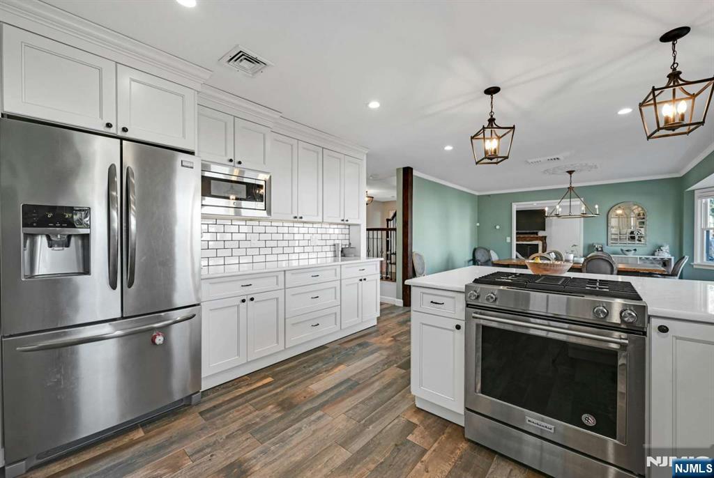 Homes for sale in Englewood Cliffs, NJ | 66 Elm St, Englewood Cliffs, NJ 07632 | MLS# 25025094